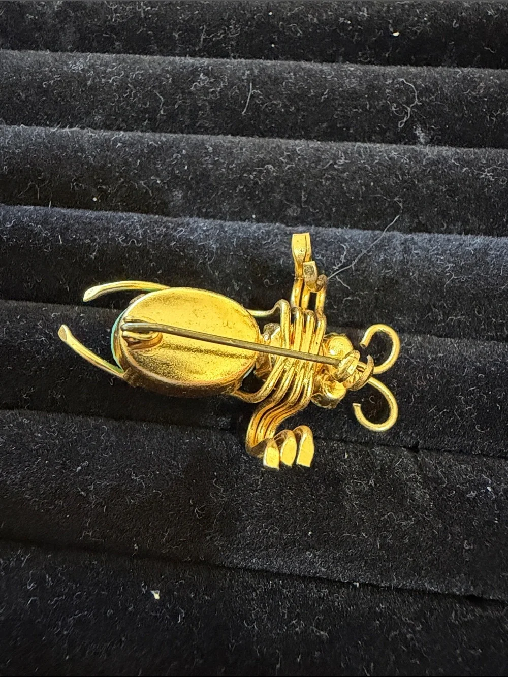 Unsigned elegant gold